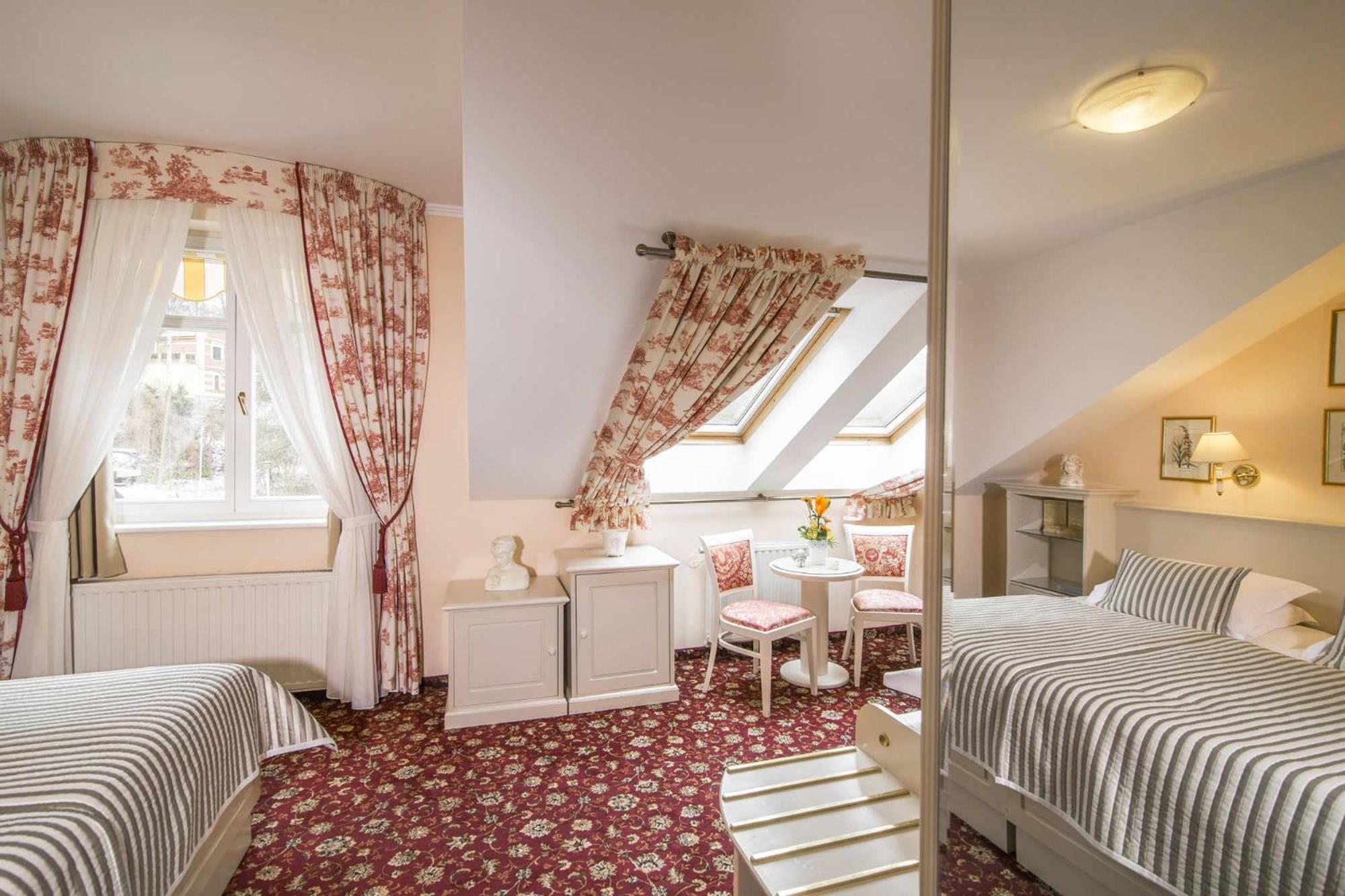 Hotel Karlsbad Grande Madonna Extérieur photo
