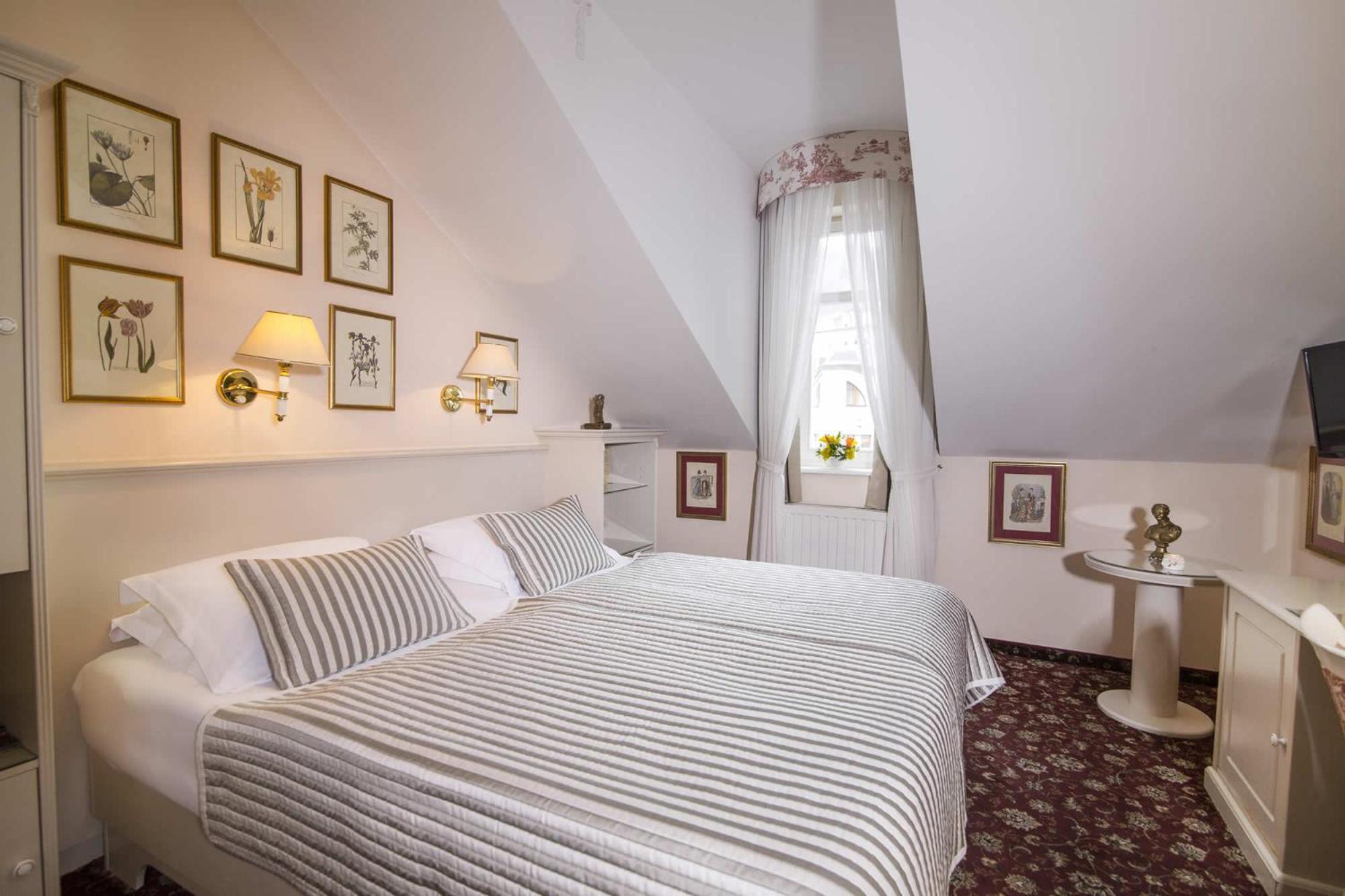 Hotel Karlsbad Grande Madonna Extérieur photo
