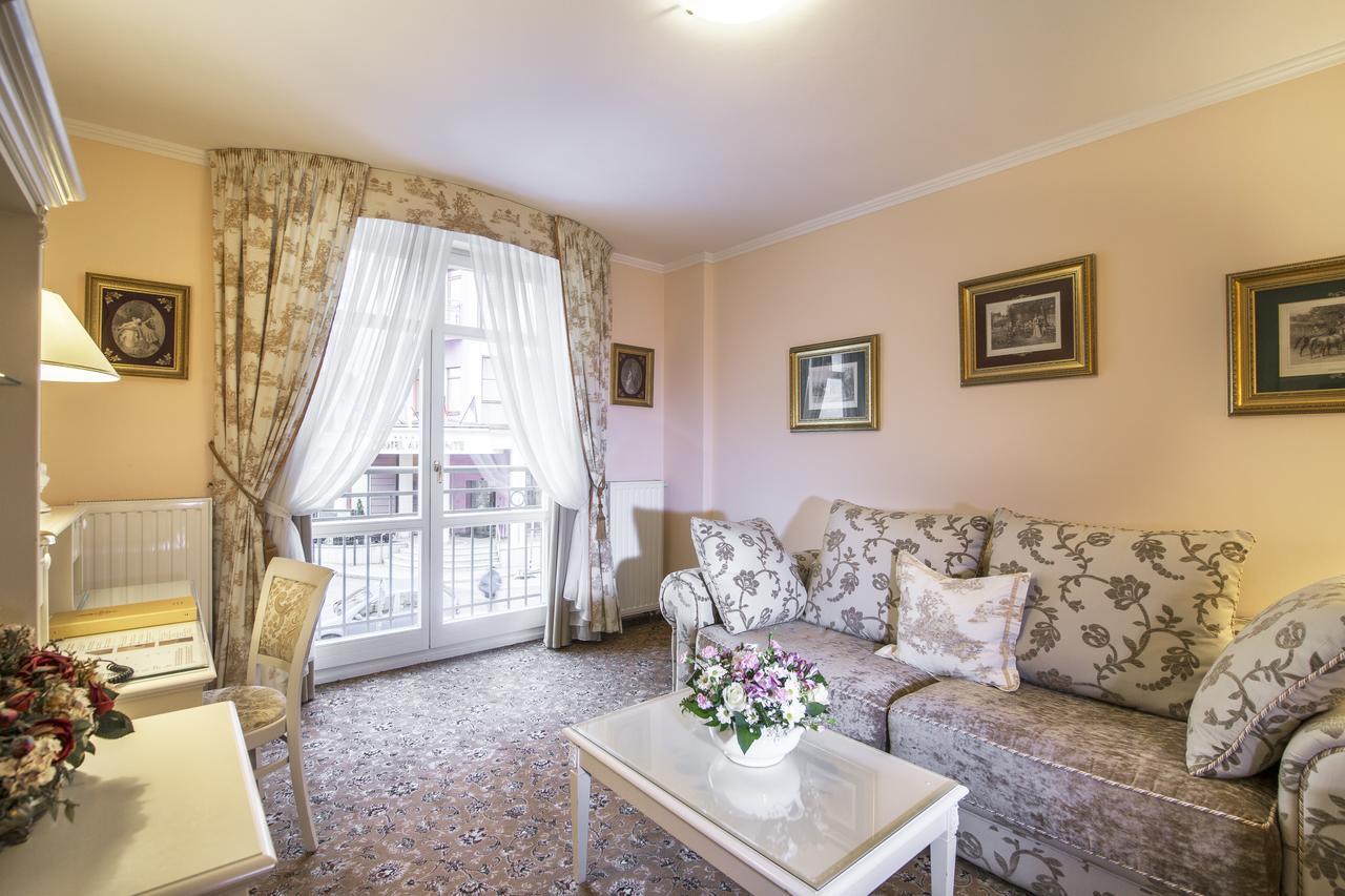Hotel Karlsbad Grande Madonna Extérieur photo